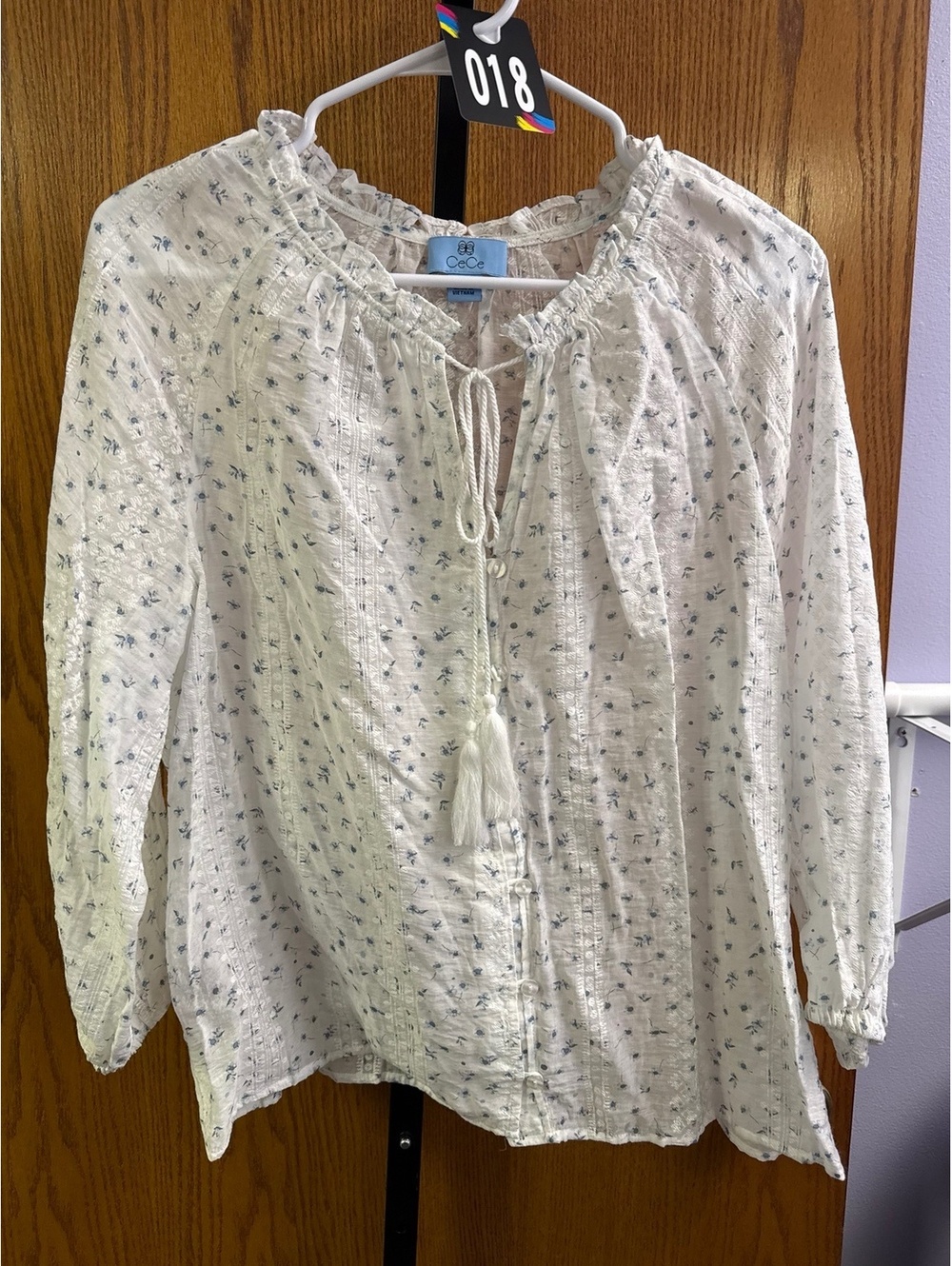 018. CeCe•Embroidered Blouse•Large - Picture 5 of 5